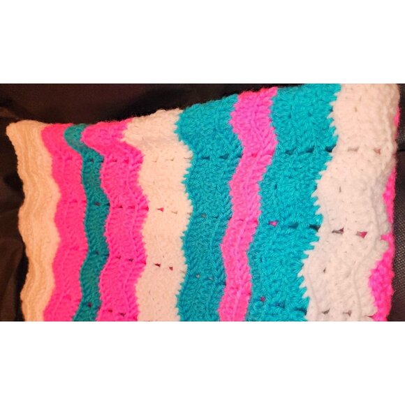 Handmade Crochet Afghan Blanket Pink/White/Blue Wave Pattern Throw New - Picture 3 of 8